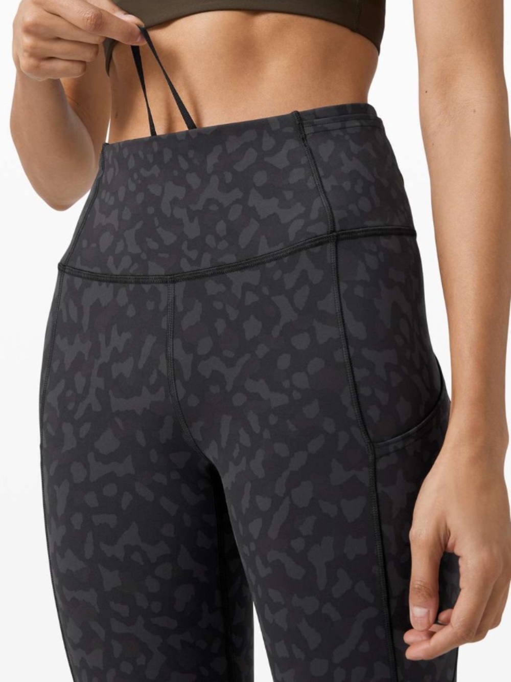 Lululemon Fast and Free Short 10” Leopard-Print High-Rise Bike Shorts Size 4 - Picture 4 of 8